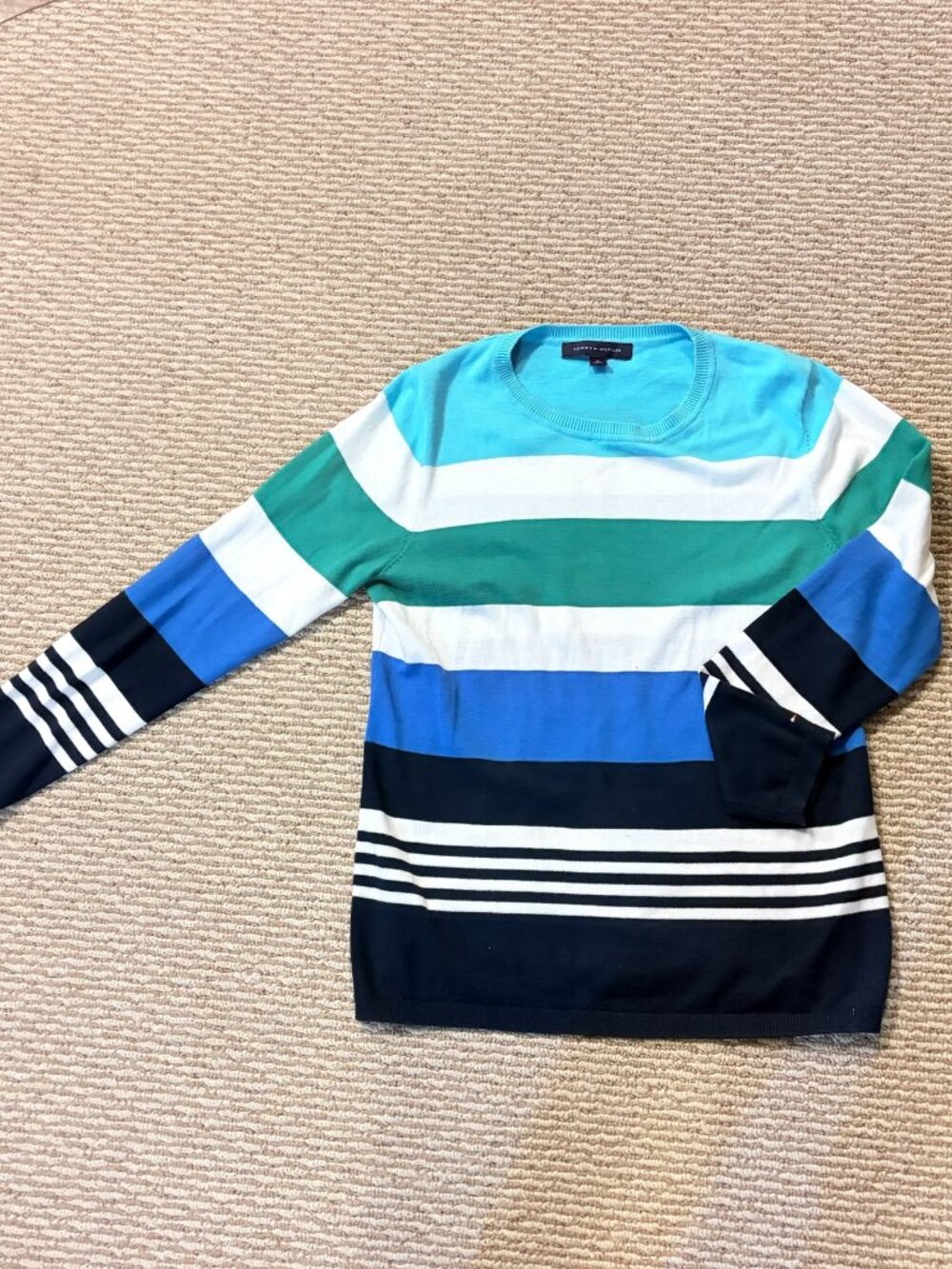 #54 Women's Tommy Hilfiger Colourblock Striped Sweater, Size M